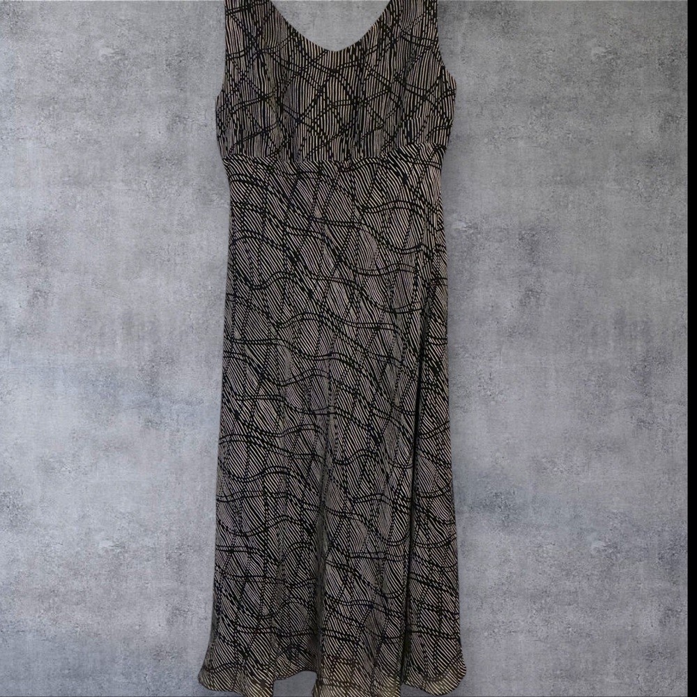 Jones New York Black and White Patterned Midi Dress